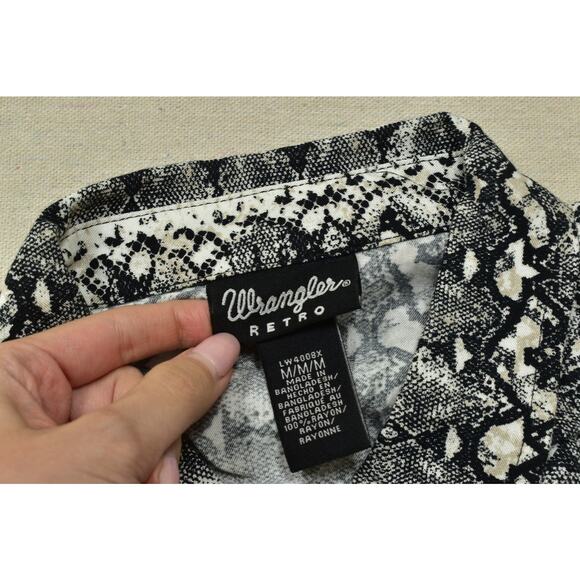 Wrangler Retro Women's Snap Button Up Top Blouse Animal Print Size M Rayon - Picture 6 of 8